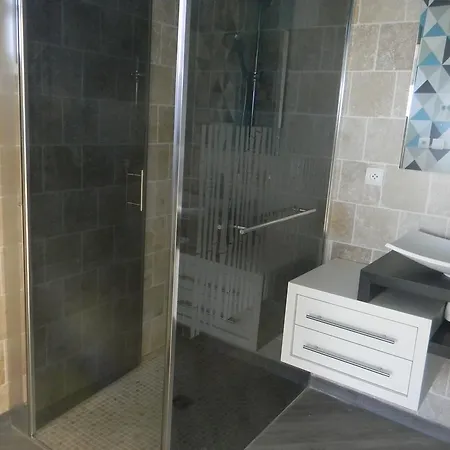 Maison Landreau بيت للعطل *